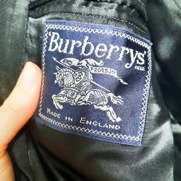 Burberry Vintage Black Blazer - Picture 4 of 5
